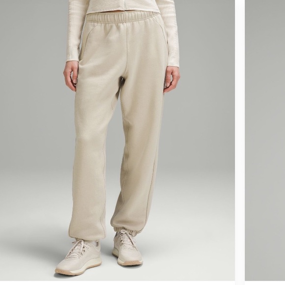 Lululemon Scuba Oversized Jogger - Picture 1 of 1